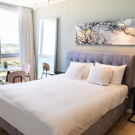 Lex Home In A Luxury Hotel Herzelia Exterior foto
